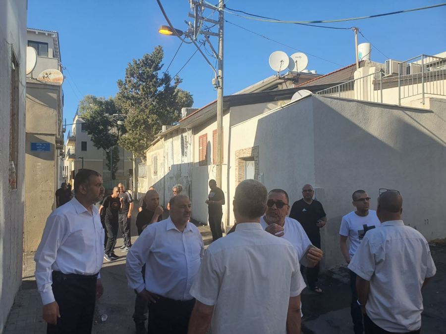 النائب منصور عباس يترأس وفدًا عن الحركة الإسلامية والموحدة للوقوف مع الأهل في يافا بعد الاعتداءات عليهم